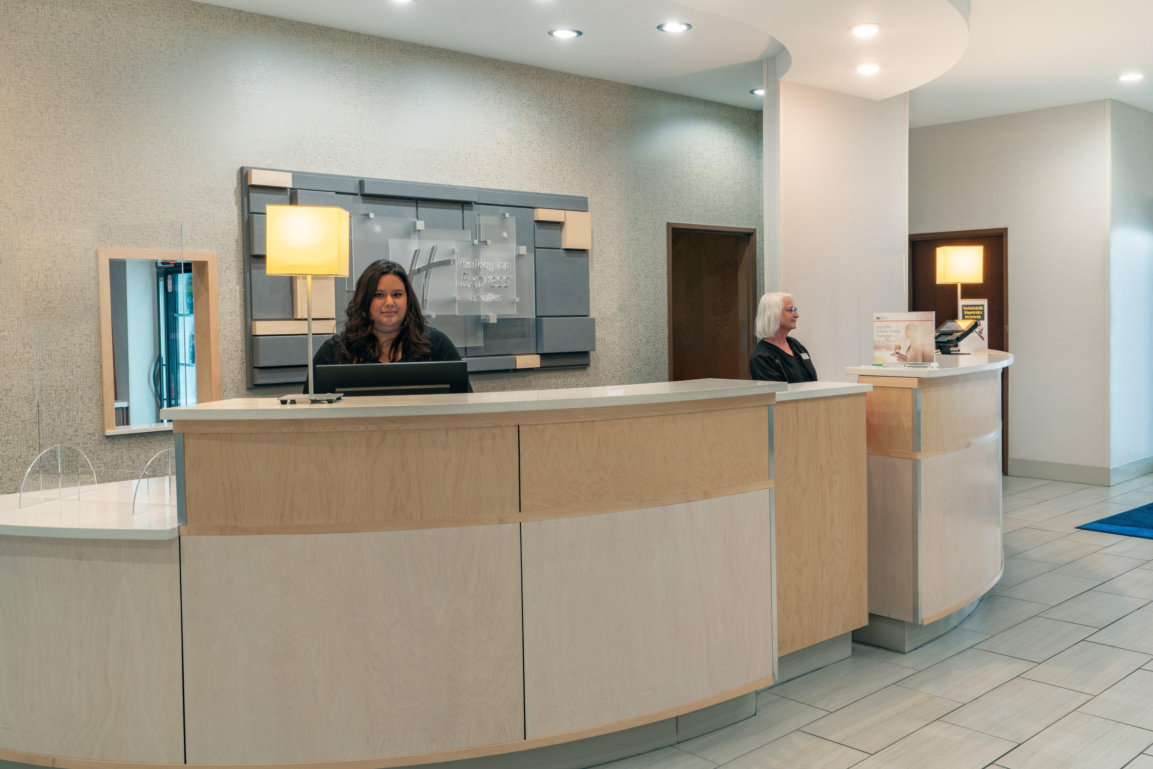 Holiday Inn Express & Suites Trinidad By Ihg Esterno foto