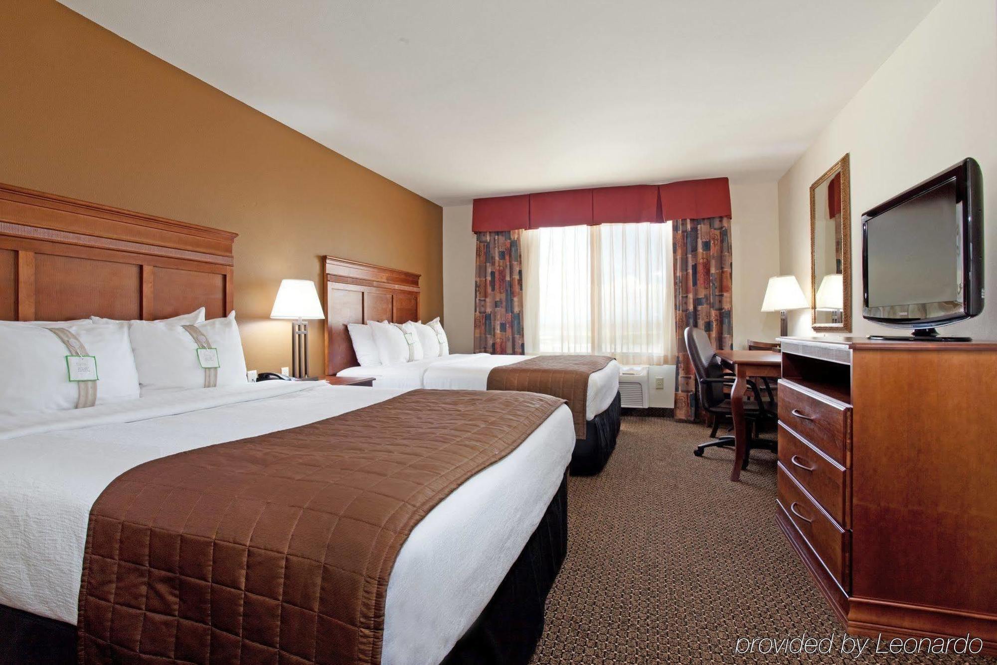Holiday Inn Express & Suites Trinidad By Ihg Esterno foto